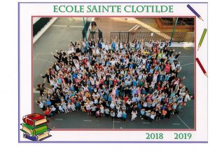 La photo des enfants et adultes de Sainte Clotilde